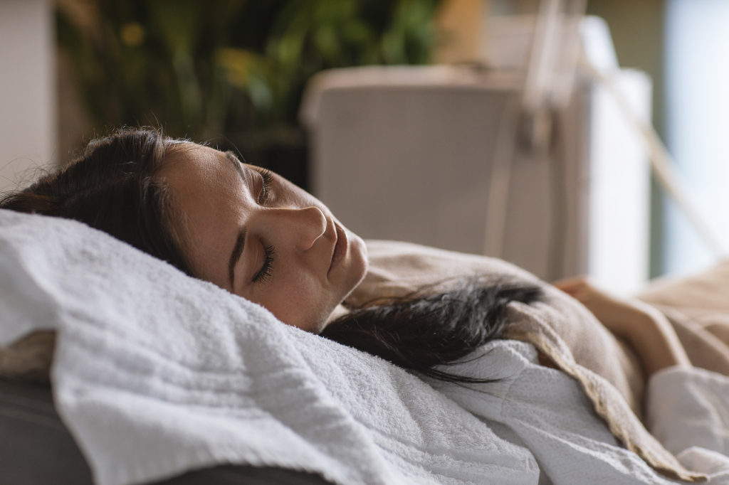 Signature Saltskrubb & kroppsmassasje 75 min