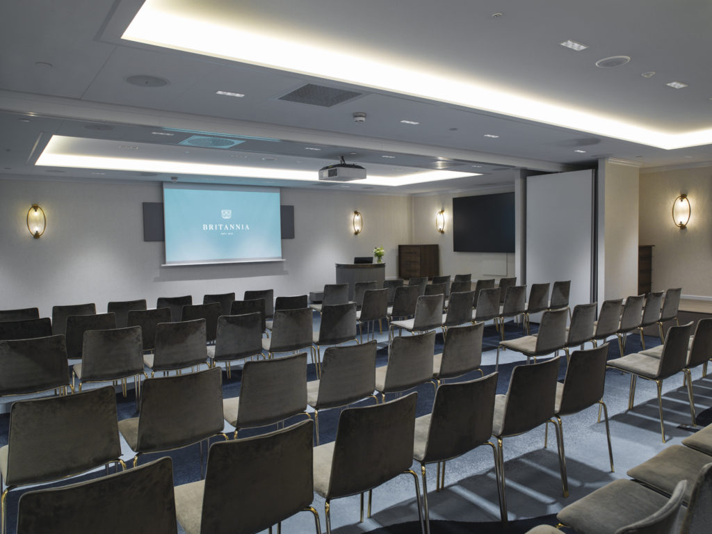 Gudrun meeting room with conference seating