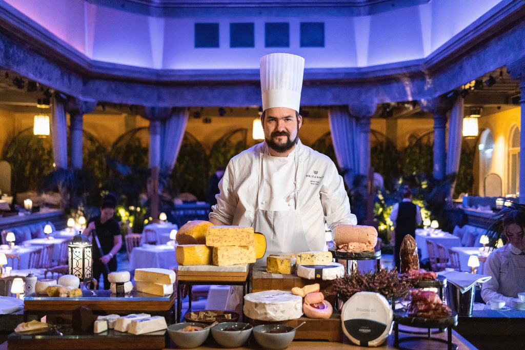 Øivind Tiller at food station in Britannia's Palmehaven